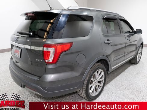 Used 2019 Ford Explorer XLT w/ Equipment Group 202A image 5