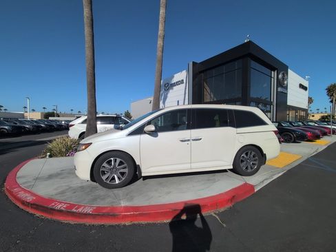 Used 2016 Honda Odyssey Touring Elite image 8