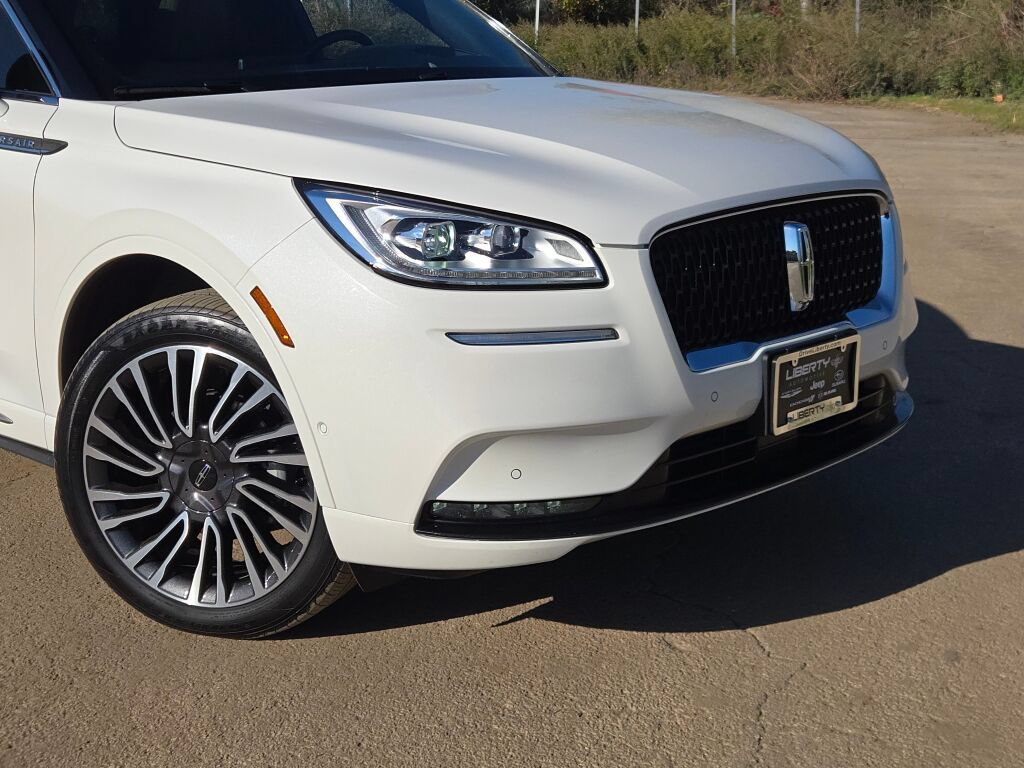 Used 2022 Lincoln Corsair Reserve w/ Equipment Group 201A AWD/4WD image 4