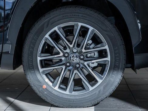 New 2026 Toyota Corolla Cross XLE image 18