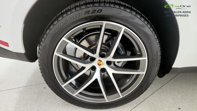 Used 2024 Porsche Macan w/ Premium Plus Package AWD/4WD image 87