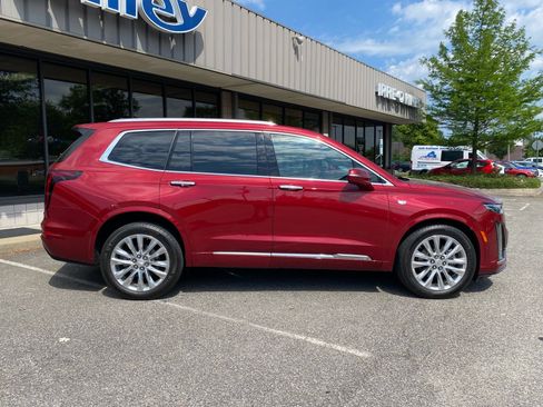 Used 2020 Cadillac XT6 Premium Luxury w/ Platinum Package AWD/4WD image 3