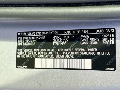 Used 2023 Volvo XC40 B5 Plus image 37