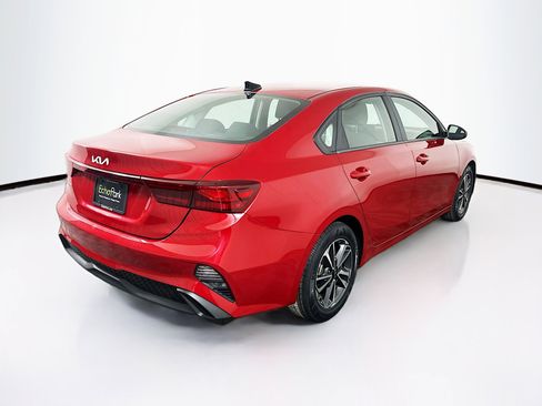 Used 2024 Kia Forte LXS image 9