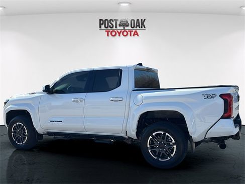 Used 2024 Toyota Tacoma TRD Sport image 5