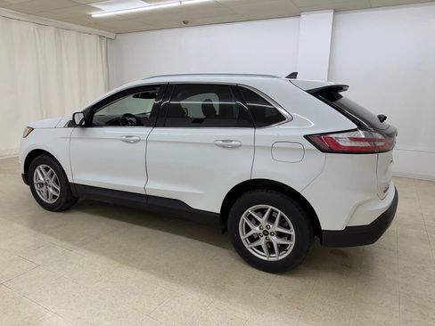 Used 2024 Ford Edge SEL w/ Convenience Package AWD/4WD image 3