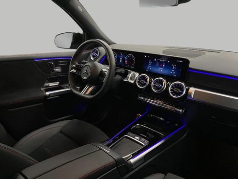 Certified 2025 Mercedes-Benz GLB 250 4MATIC image 19