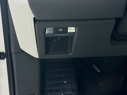 Used 2023 Land Rover Defender 130 First Edition image 10