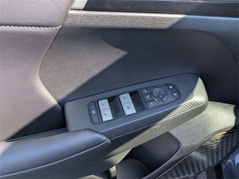 New 2025 Mitsubishi Outlander SE image 13