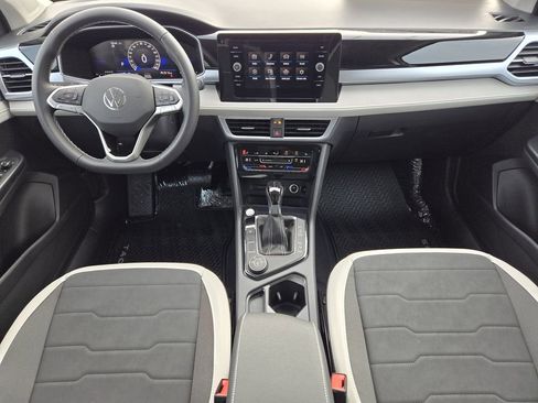 New 2026 Volkswagen Taos SE image 21