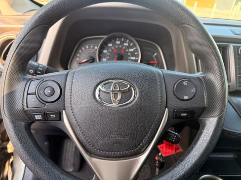 Used 2015 Toyota RAV4 LE image 14