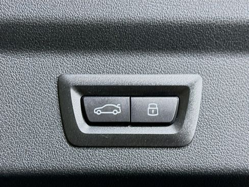 Used 2025 BMW X2 xDrive28i image 30