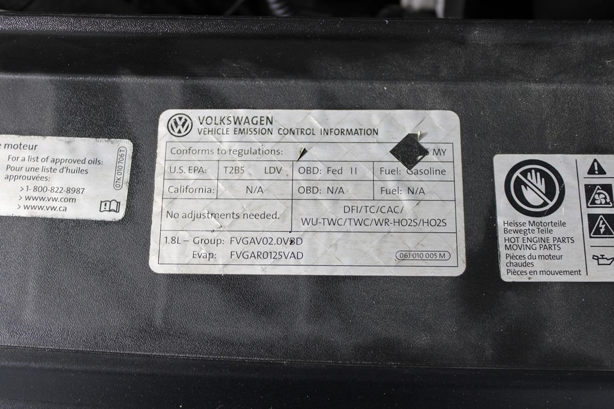 Used 2015 Volkswagen Passat 1.8T SE FWD image 32