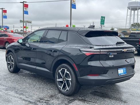 New 2026 Chevrolet Equinox EV LT image 17