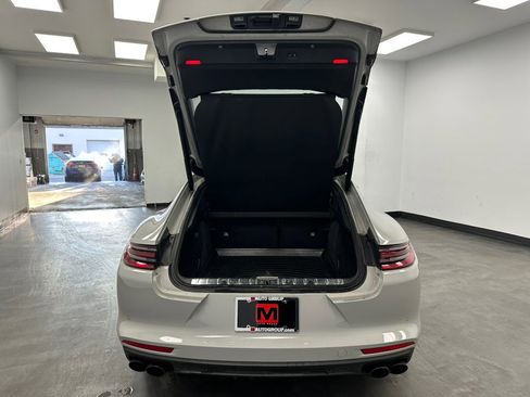 Used 2018 Porsche Panamera 4S image 76