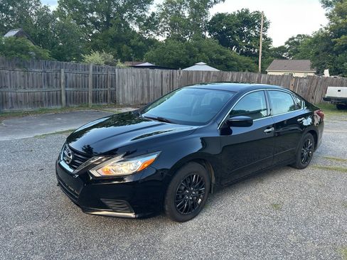 Used 2018 Nissan Altima 2.5 S FWD image 2