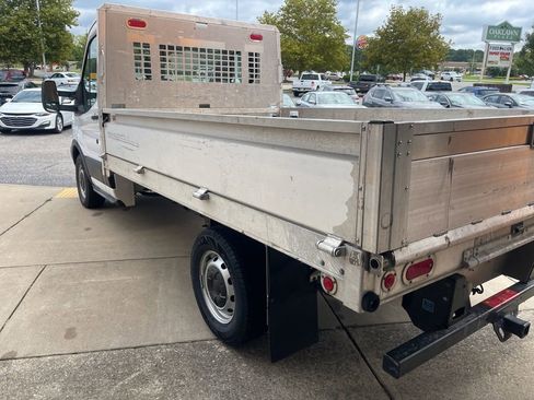 Used 2019 Ford Transit 250 138 RWD image 5