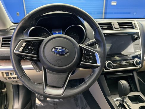Used 2018 Subaru Outback 2.5i Limited image 14