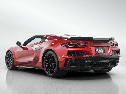 Used 2025 Chevrolet Corvette Z06 w/ Stealth Interior Trim Package RWD image 4
