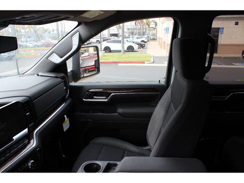 New 2025 GMC Sierra 2500 SLE image 14