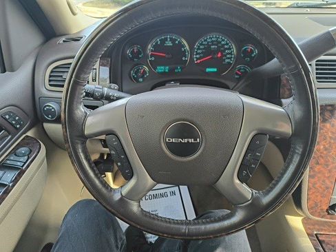 Used 2014 GMC Yukon Denali image 22