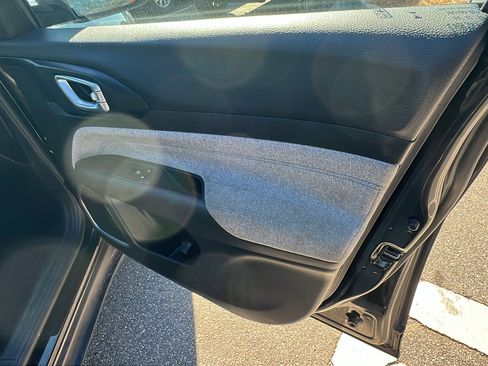 Used 2024 Jeep Compass Latitude image 18