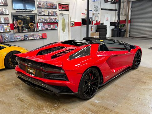 Used 2019 Lamborghini Aventador S AWD/4WD image 6
