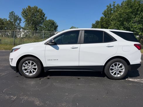 Used 2020 Chevrolet Equinox LS FWD image 10