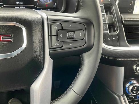 Used 2023 GMC Yukon XL SLT w/ SLT Luxury Package AWD/4WD image 25