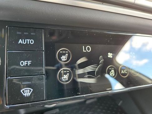 Used 2025 Genesis G70 2.5T w/ Sport Prestige Package image 40