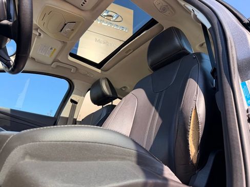 Used 2012 Ford Focus Titanium FWD image 23