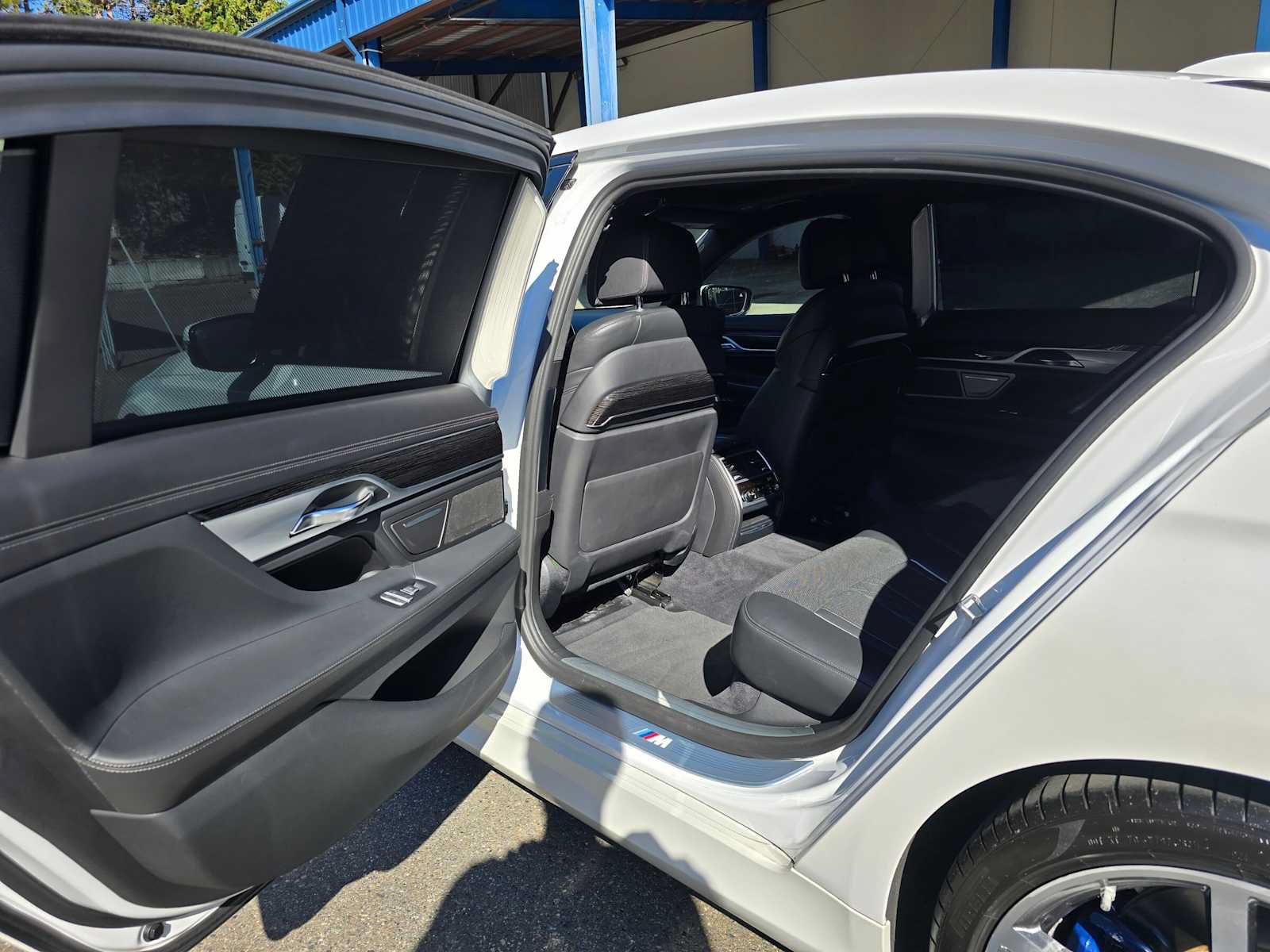 Used 2018 BMW 750i RWD image 15