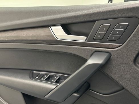 Used 2018 Audi Q5 2.0T Premium Plus w/ Premium Plus Package image 19