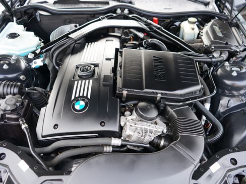 Used 2011 BMW Z4 sDrive35is image 12