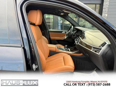 Used 2021 BMW X7 xDrive40i w/ M Sport Package AWD/4WD image 18