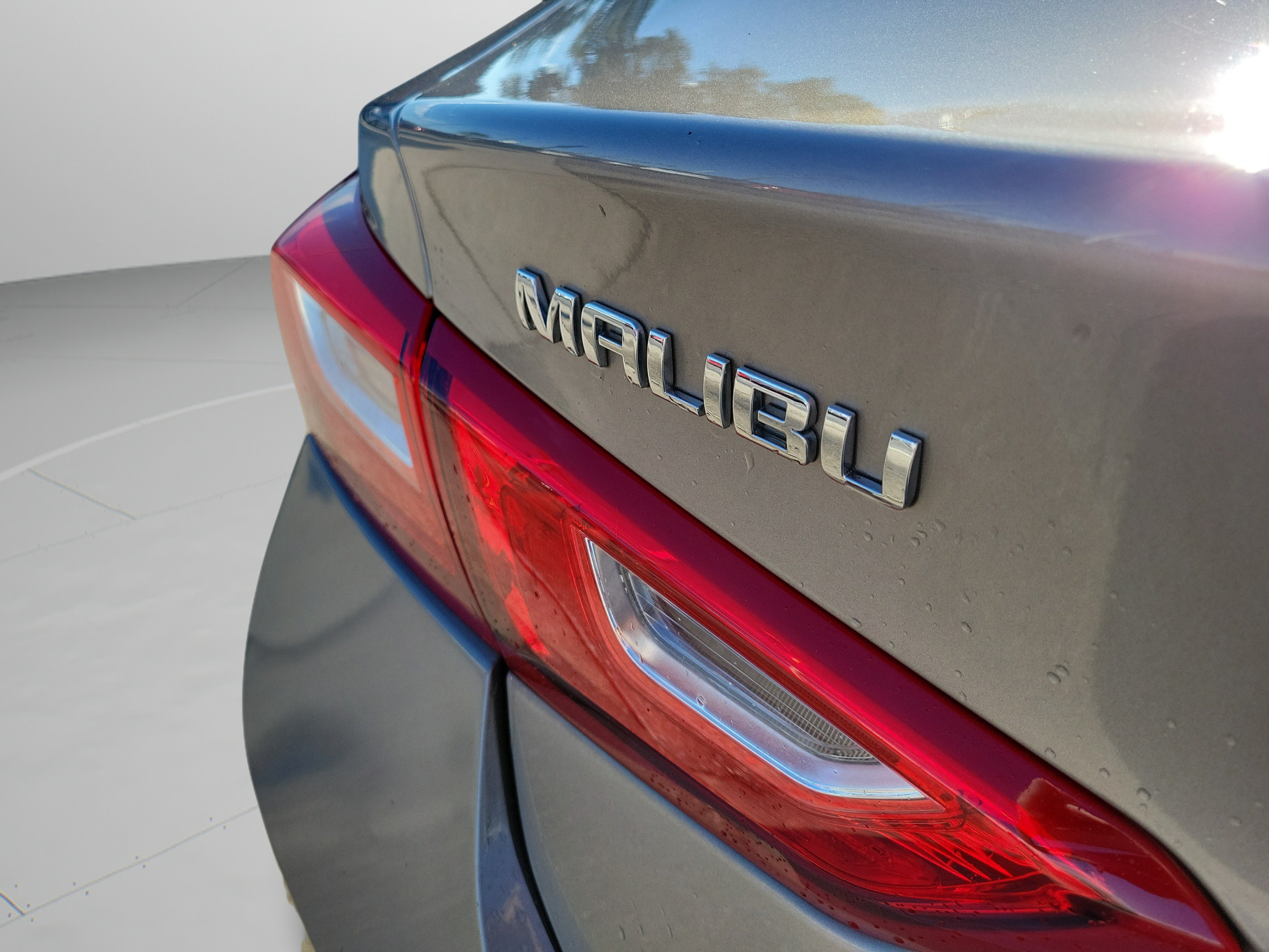 Used 2023 Chevrolet Malibu LT FWD image 32
