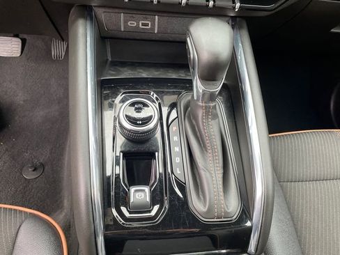 Used 2024 GMC Canyon AT4 image 35