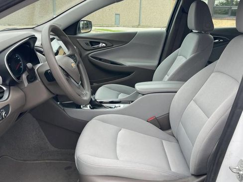 Used 2025 Chevrolet Malibu LT FWD image 8