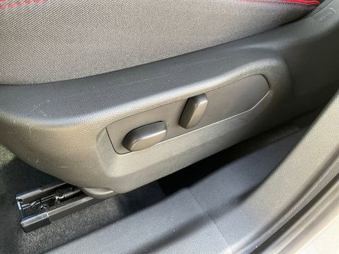 Used 2023 Buick Envision Essence w/ Sport Touring Package image 19