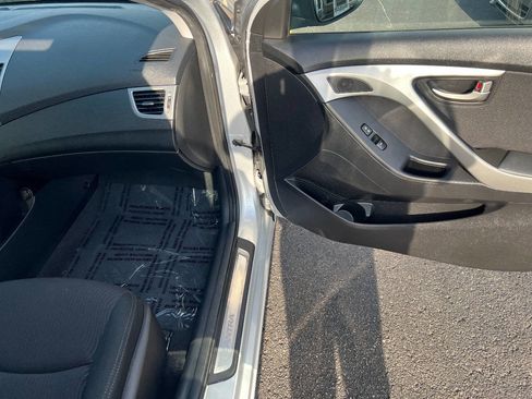 Used 2016 Hyundai Elantra Value Edition FWD image 29