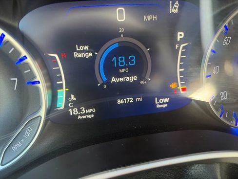 Used 2022 Chrysler Pacifica Touring-L FWD image 33