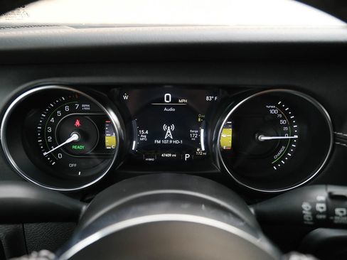 Used 2023 Jeep Wrangler Unlimited Sahara AWD/4WD image 34