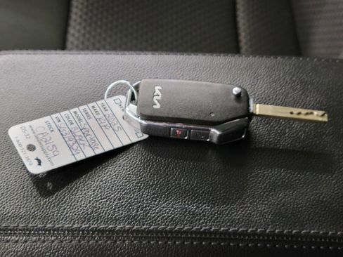 Used 2025 Kia Sportage LX image 27