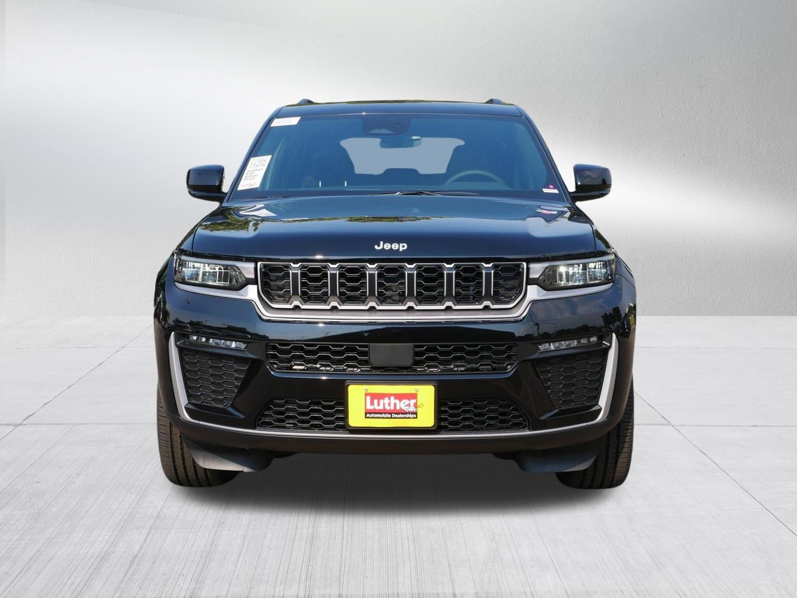 New 2026 Jeep Grand Cherokee Limited AWD/4WD image 2