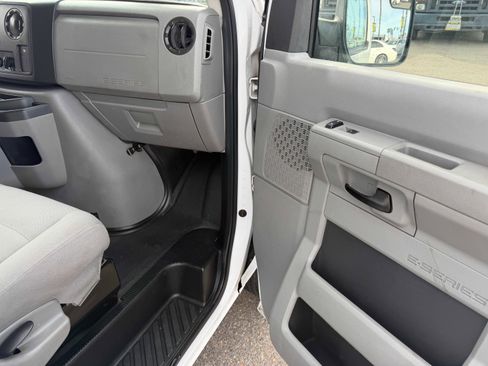 Used 2013 Ford E-150 and Econoline 150 image 16