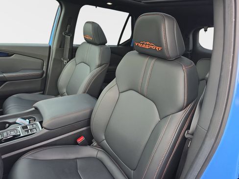 Used 2025 Honda Pilot TrailSport image 10