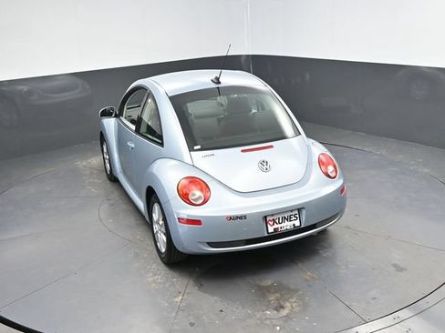 Used 2009 Volkswagen Beetle Coupe FWD image 33