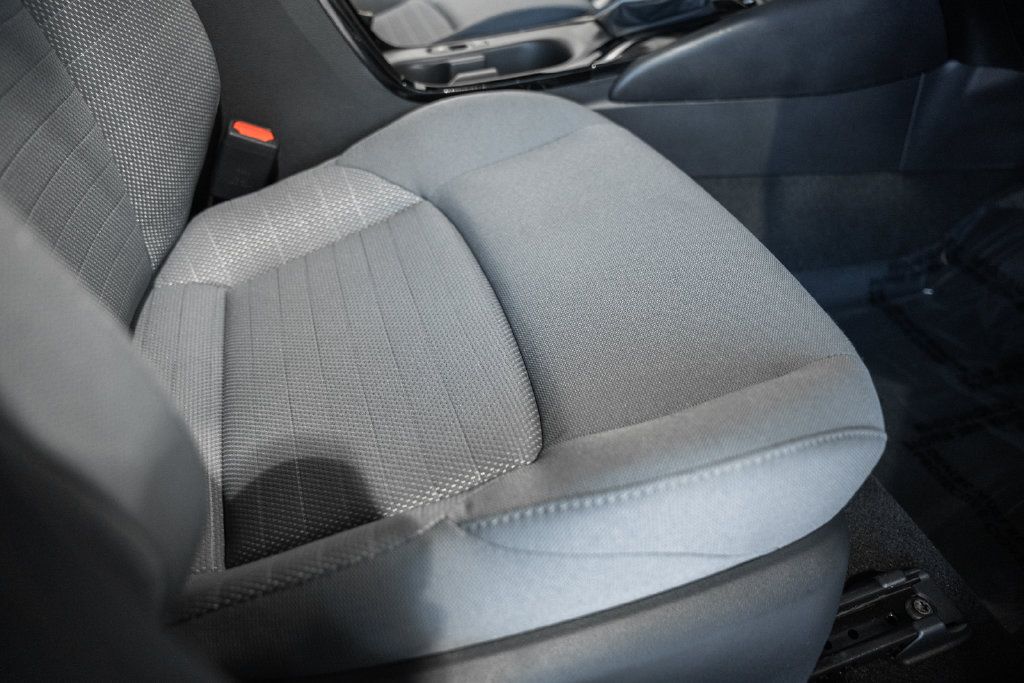 Used 2025 Toyota Corolla SE FWD image 32