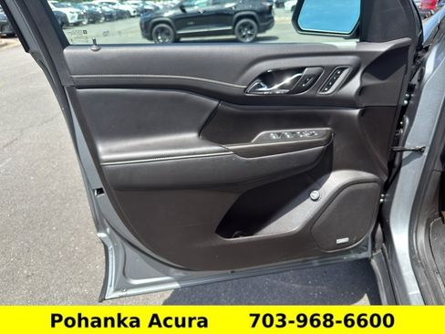 Used 2023 GMC Acadia SLT w/ Elevation Edition AWD/4WD image 21