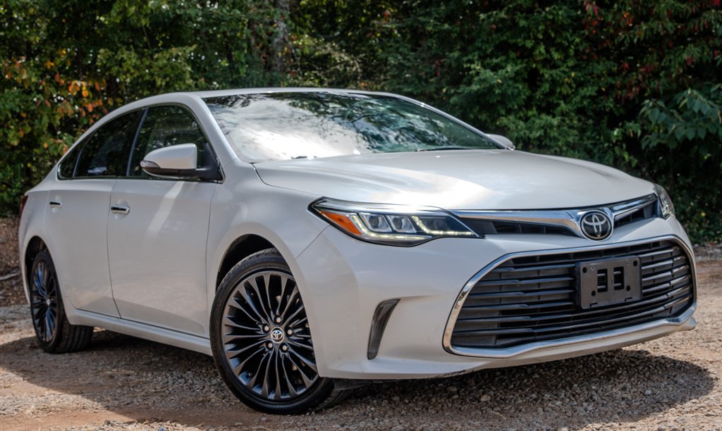 Used 2018 Toyota Avalon Touring w/ Carpet Mat Package FWD image 7